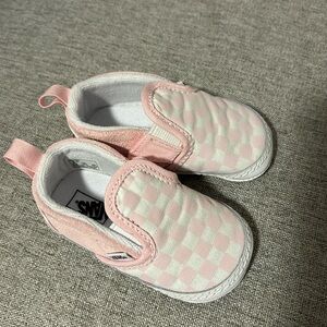 Vans pink crib shoe